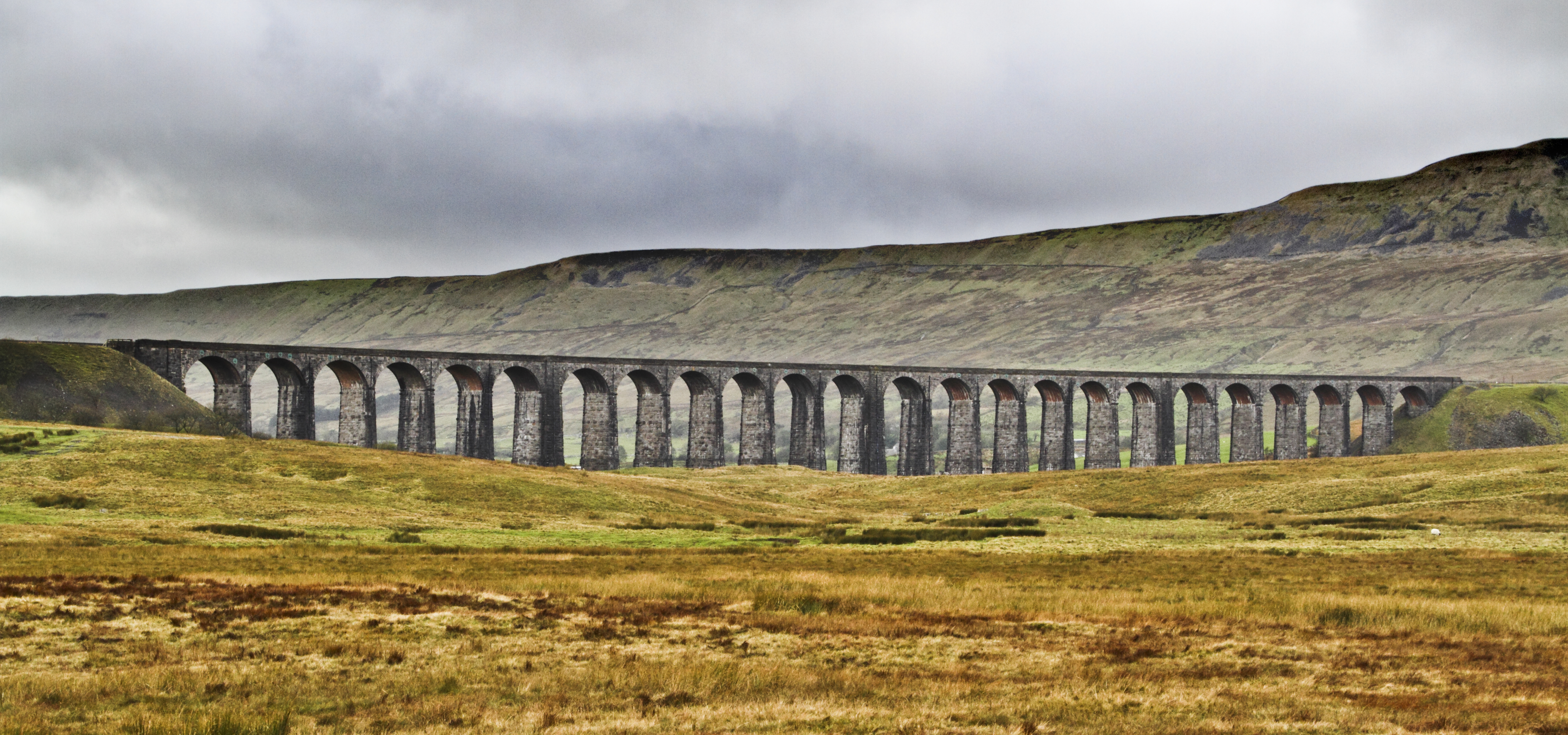 Nice wallpapers Ribblehead Viaduct 5184x2430px