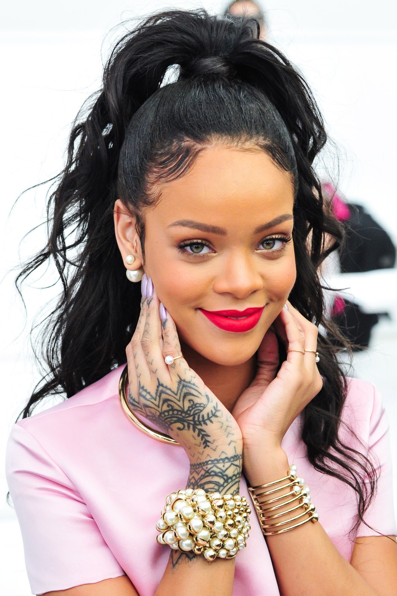 Rihanna Backgrounds, Compatible - PC, Mobile, Gadgets| 1280x1920 px