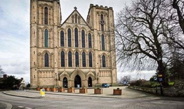 High Resolution Wallpaper | Ripon Cathedral 640x380 px