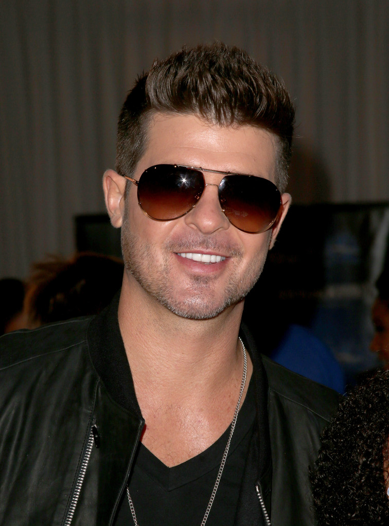Nice wallpapers Robin Thicke 756x1024px