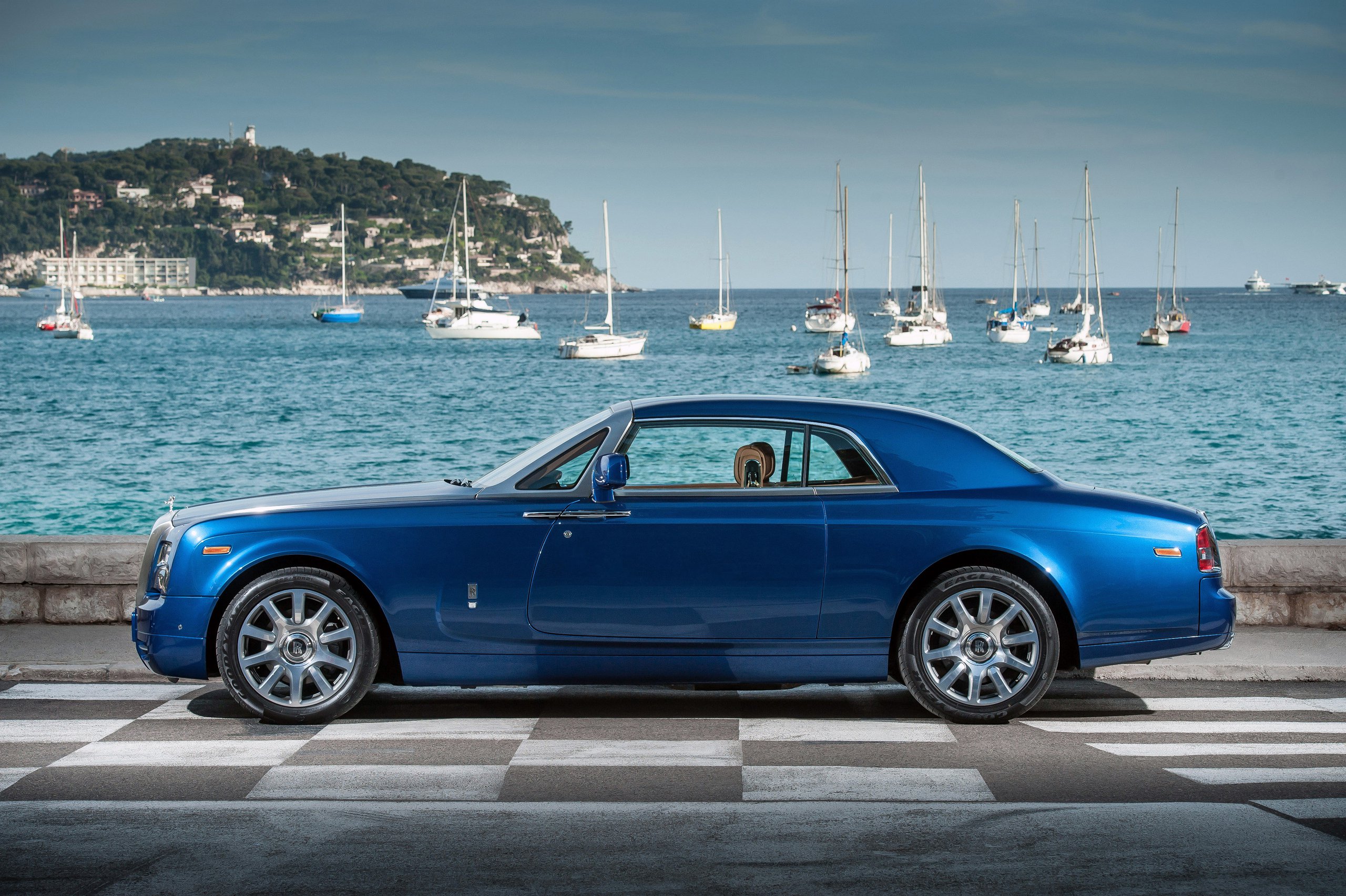 Nice Images Collection: Rolls-Royce Phantom Coupe Desktop Wallpapers