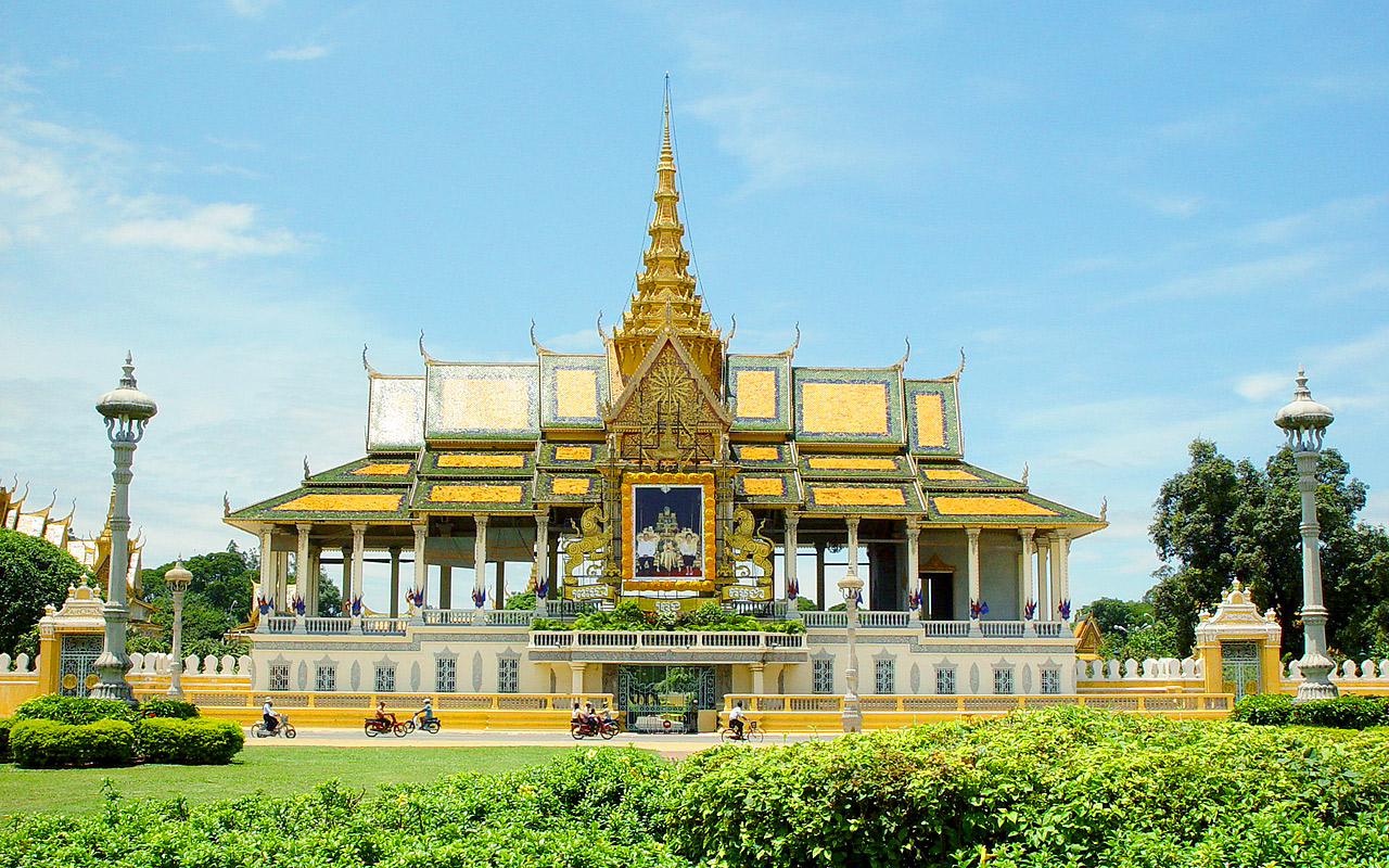 High Resolution Wallpaper | Royal Palace, Phnom Penh 1280x800 px