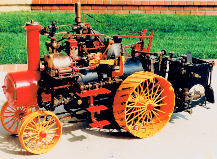 Images of Russell Steam Tractor | 700x515