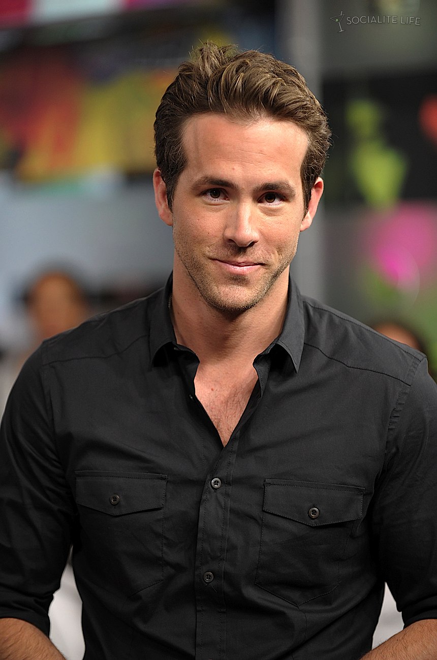 HD Quality Wallpaper | Collection: Celebrity, 860x1299 Ryan Reynolds