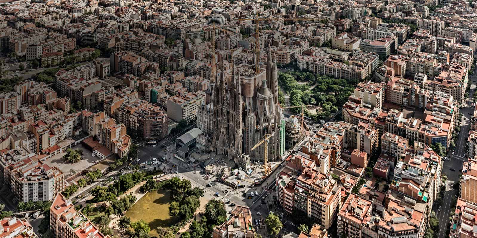 HD Quality Wallpaper | Collection: Religious, 1599x798 Sagrada Família