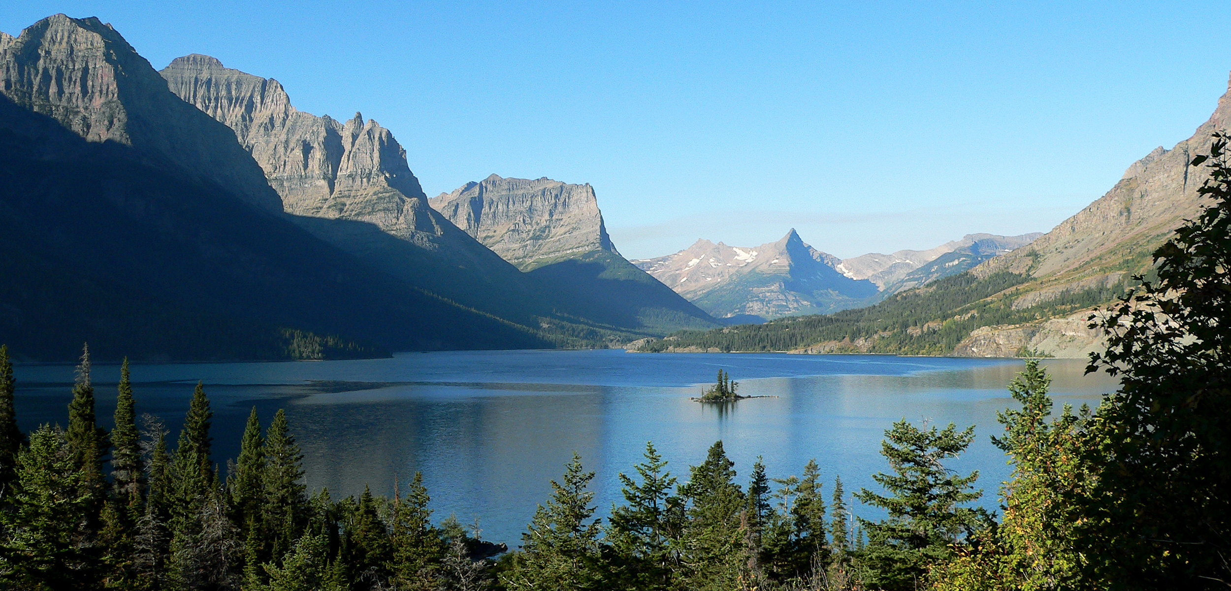 HD Quality Wallpaper | Collection: Earth, 2500x1200 Saint Mary Lake