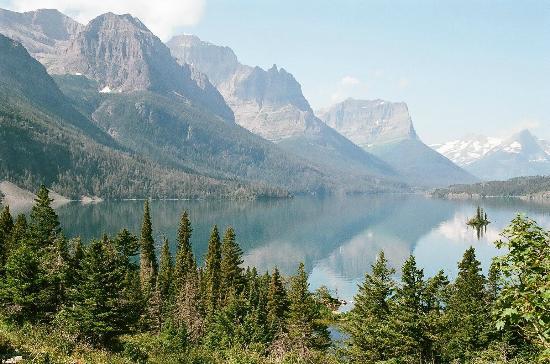 Nice Images Collection: Saint Mary Lake Desktop Wallpapers