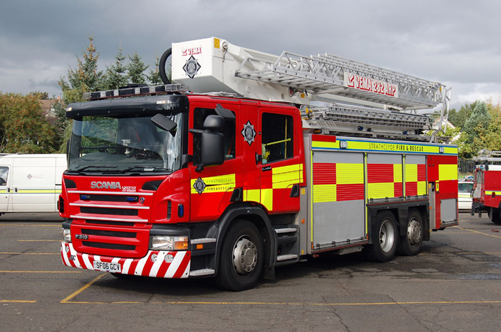 HQ Scania Fire Truck Wallpapers | File 178.35Kb