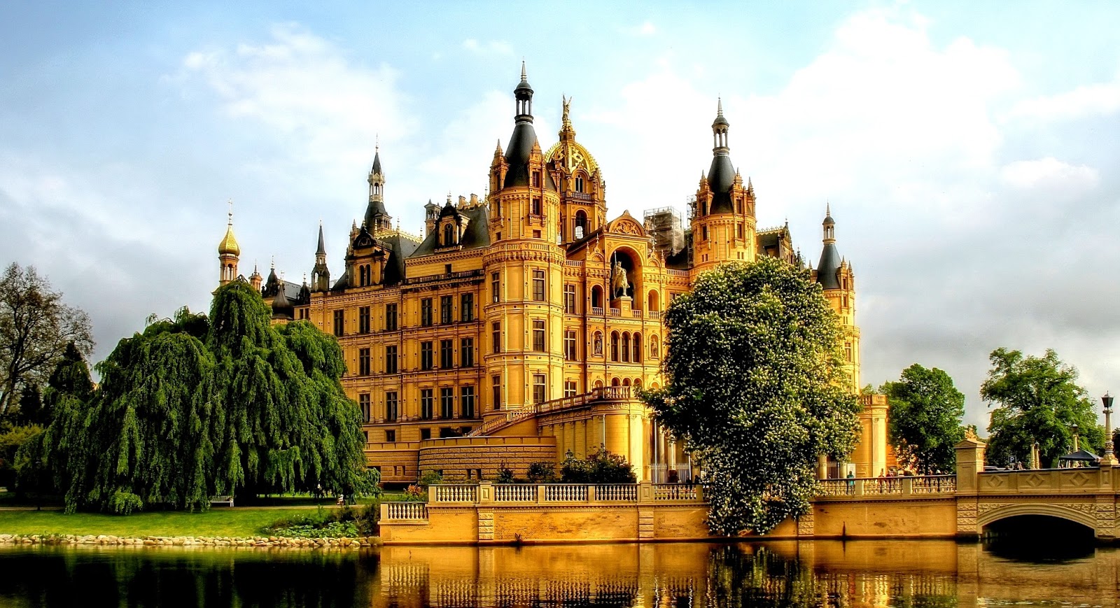 Schwerin Palace High Quality Background on Wallpapers Vista