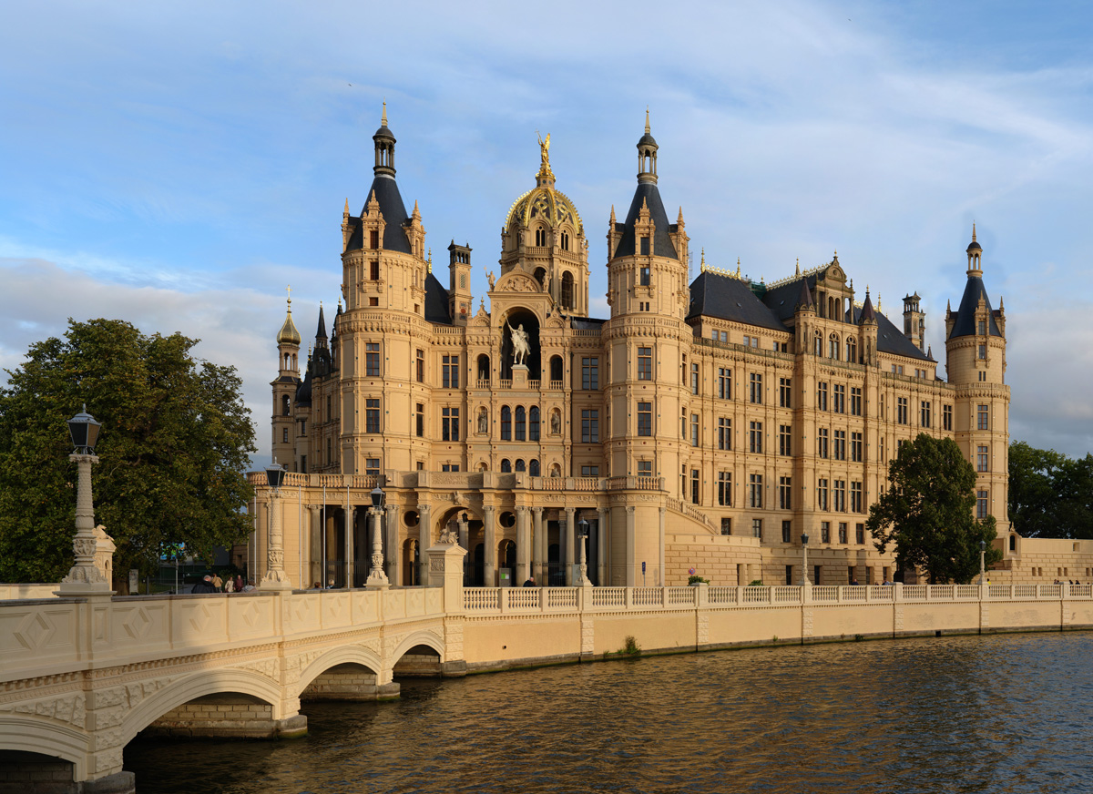 Images of Schwerin Palace | 1200x872