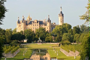 HQ Schwerin Palace Wallpapers | File 24.88Kb