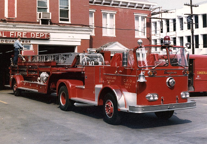 Seagrave Fire Truck Backgrounds, Compatible - PC, Mobile, Gadgets| 800x560 px