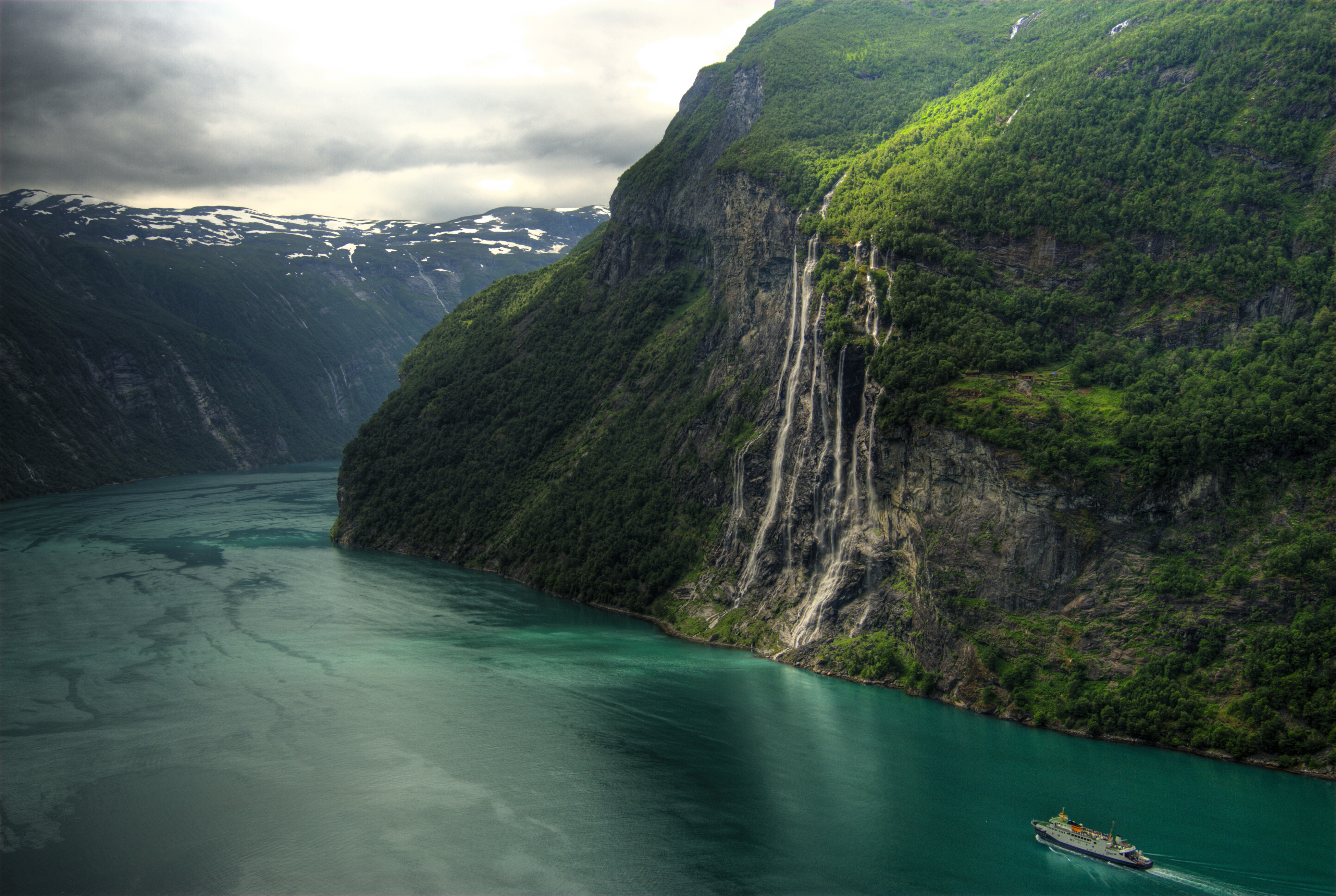 3900x2616 > Seven Sisters Waterfall, Norway Wallpapers