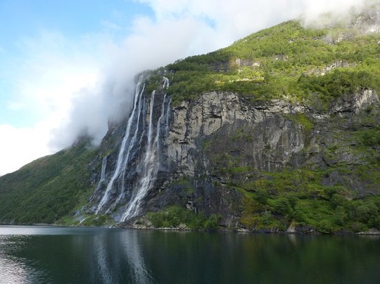 Images of Seven Sisters Waterfall, Norway | 550x412