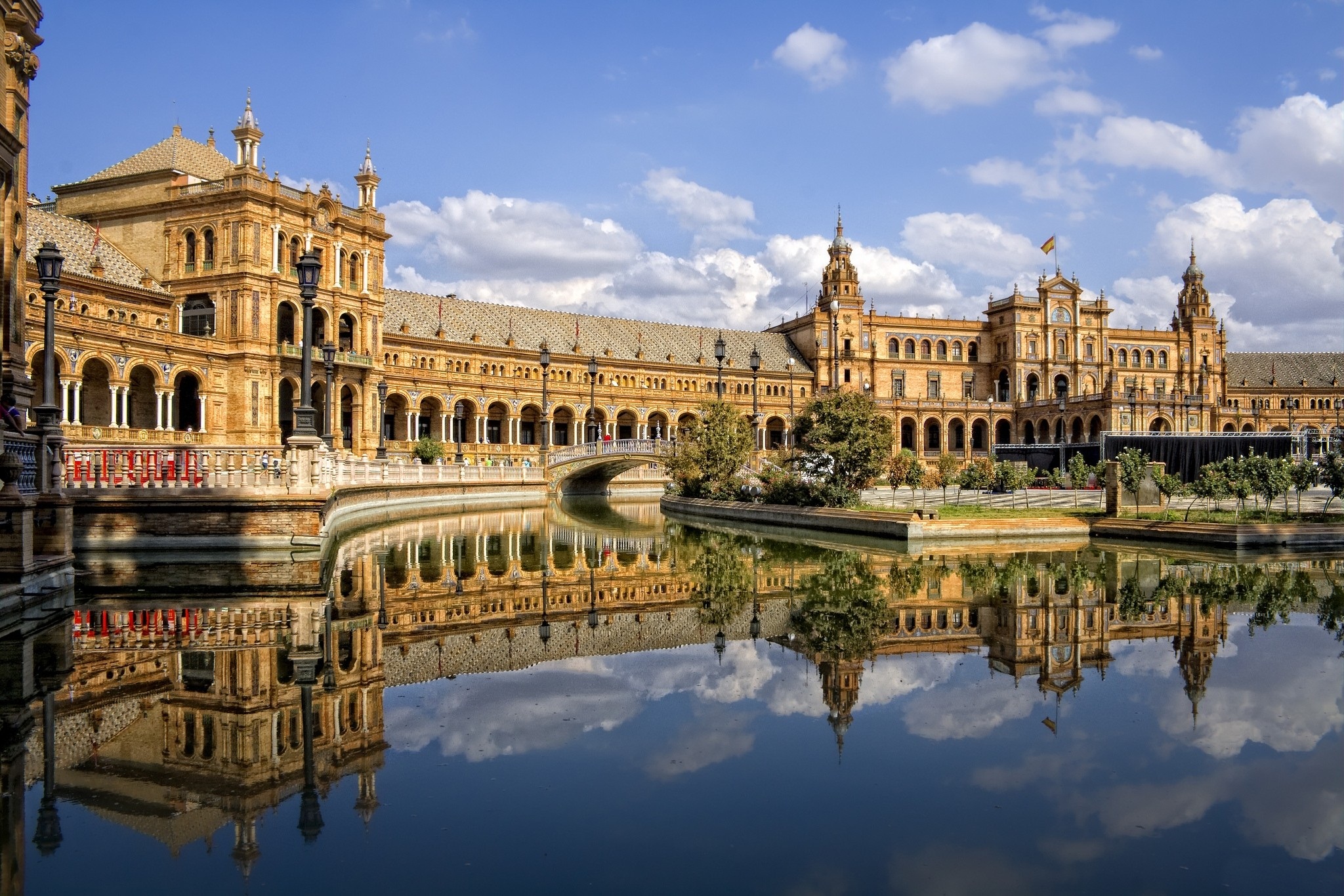 HD Quality Wallpaper | Collection: Man Made, 2048x1365 Seville