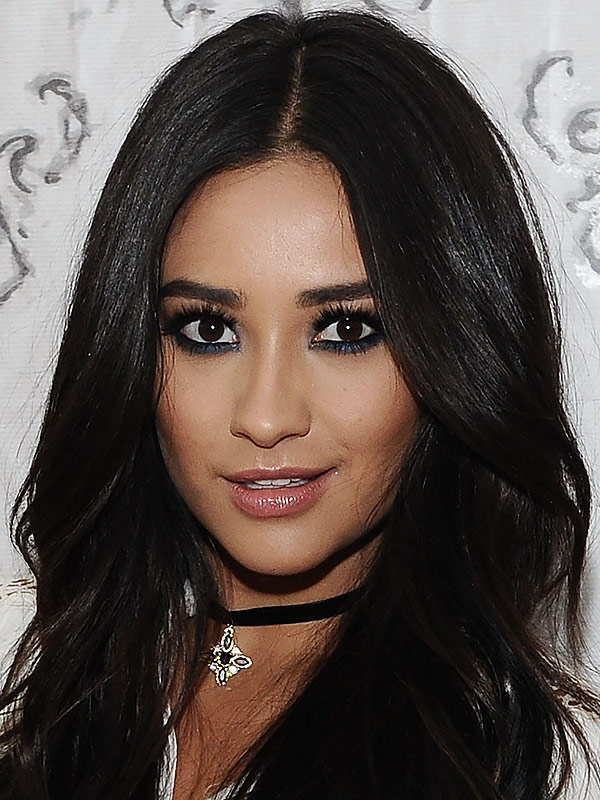 Shay Mitchell High Quality Background on Wallpapers Vista