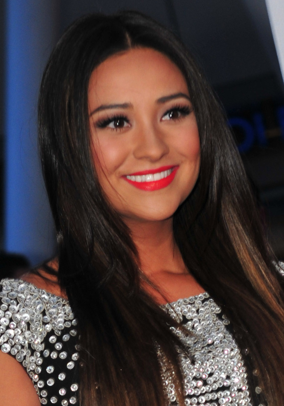 909x1300 > Shay Mitchell Wallpapers