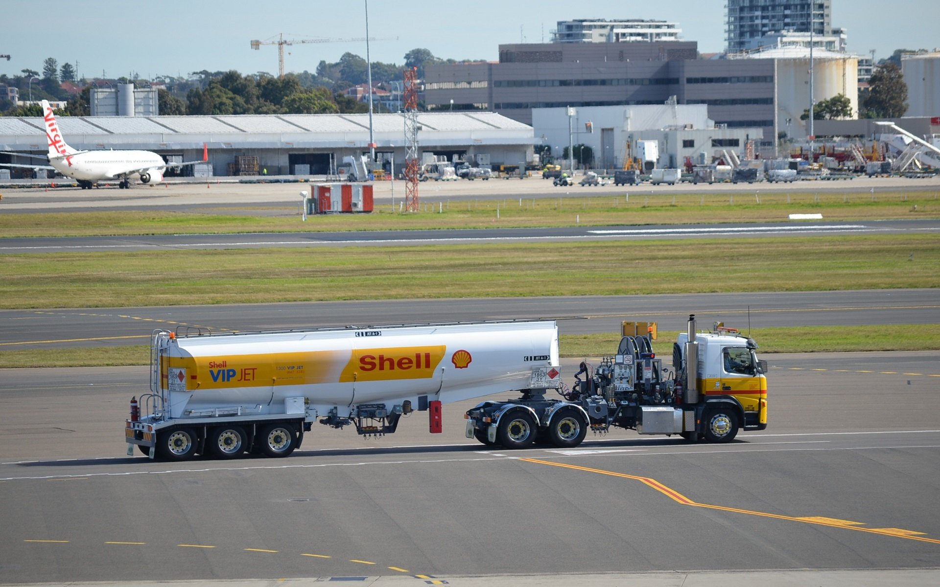 Images of Shell Vip Jet Tanker | 1920x1200