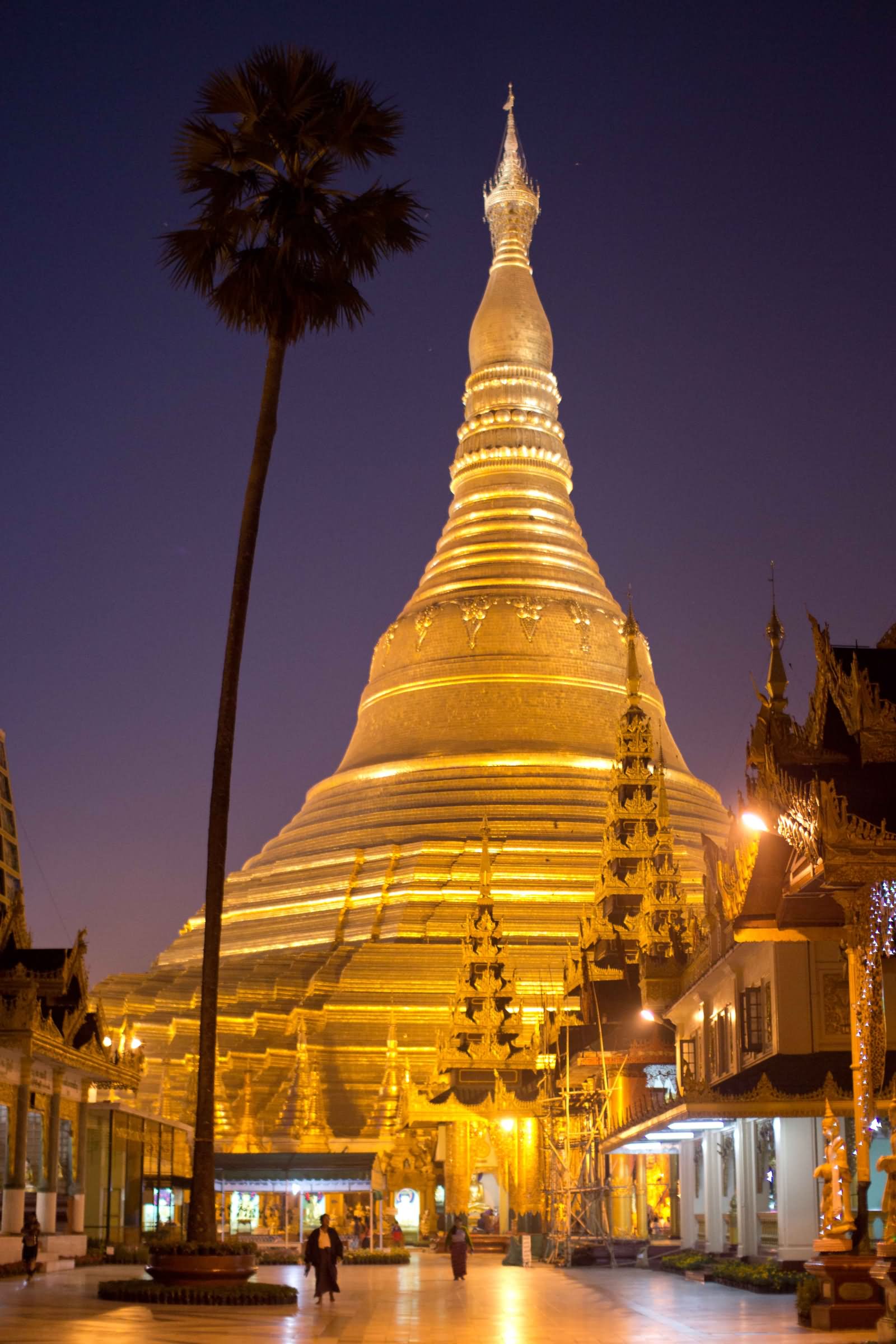 HQ Shwedagon Pagoda Wallpapers | File 342.59Kb