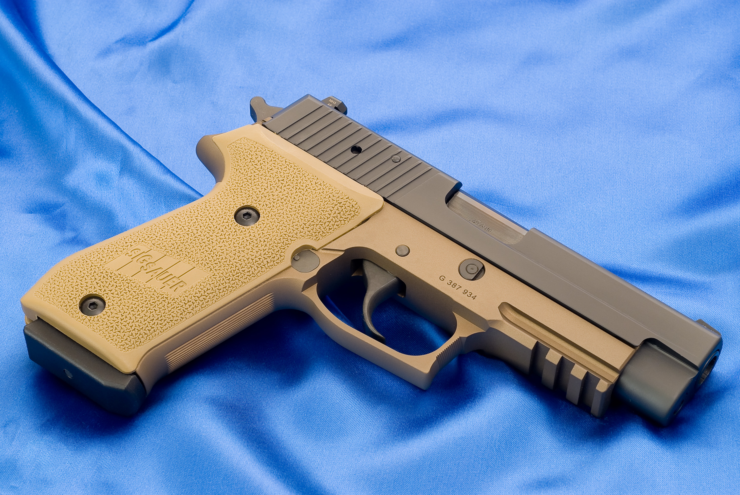 Sig Sauer Pistol High Quality Background on Wallpapers Vista