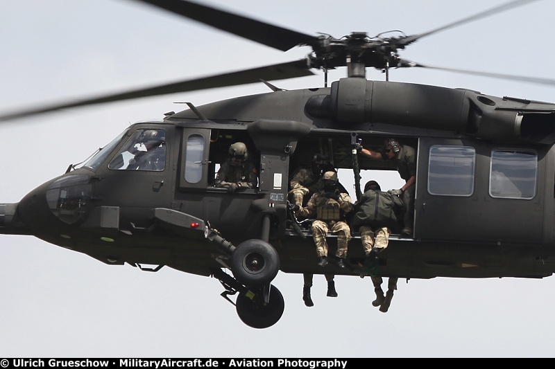 Sikorsky UH-60 Black Hawk #17