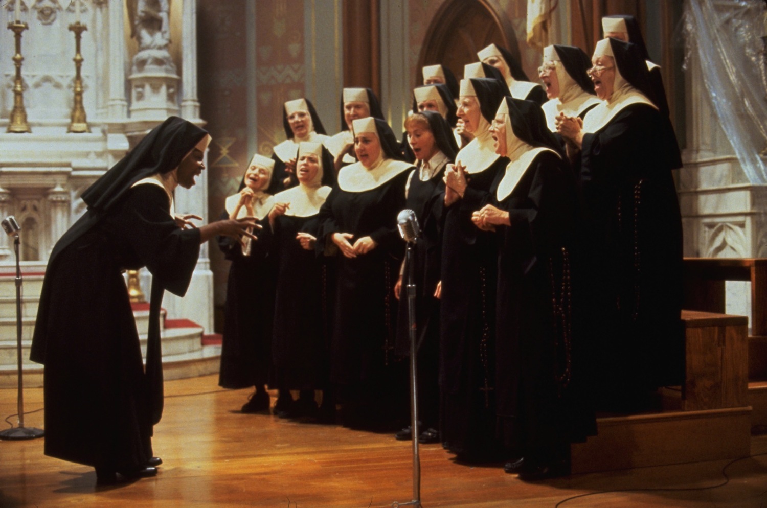 HQ Sister Act Wallpapers | File 283.41Kb