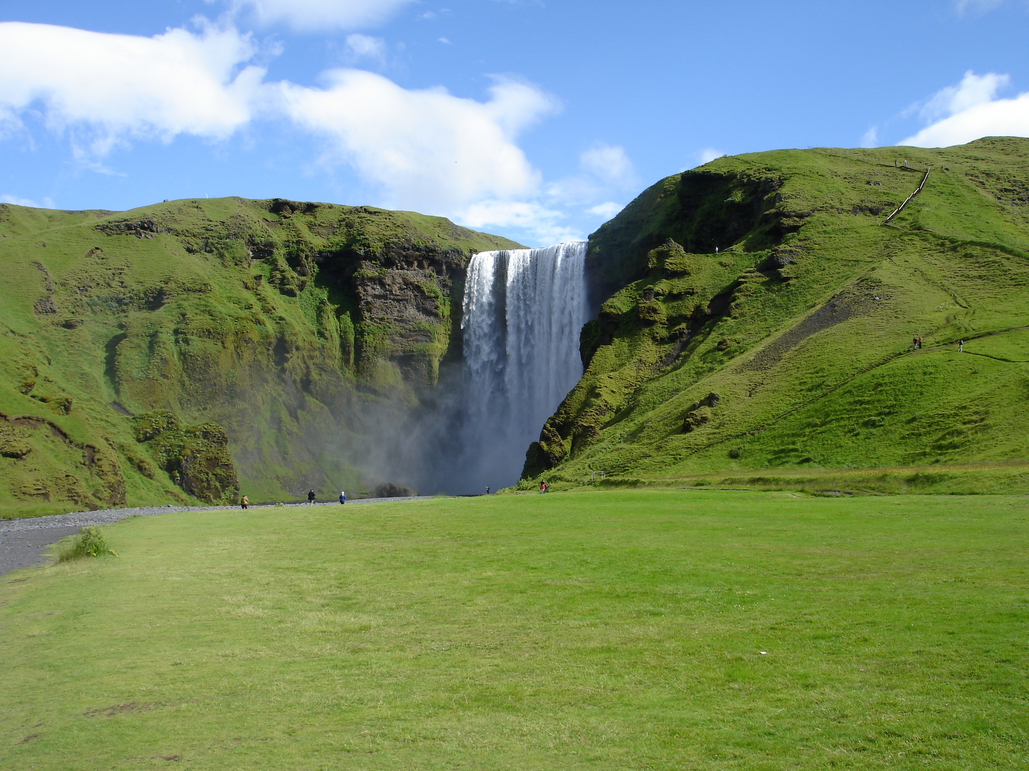 HD Quality Wallpaper | Collection: Earth, 2048x1536 Skógafoss Waterfall