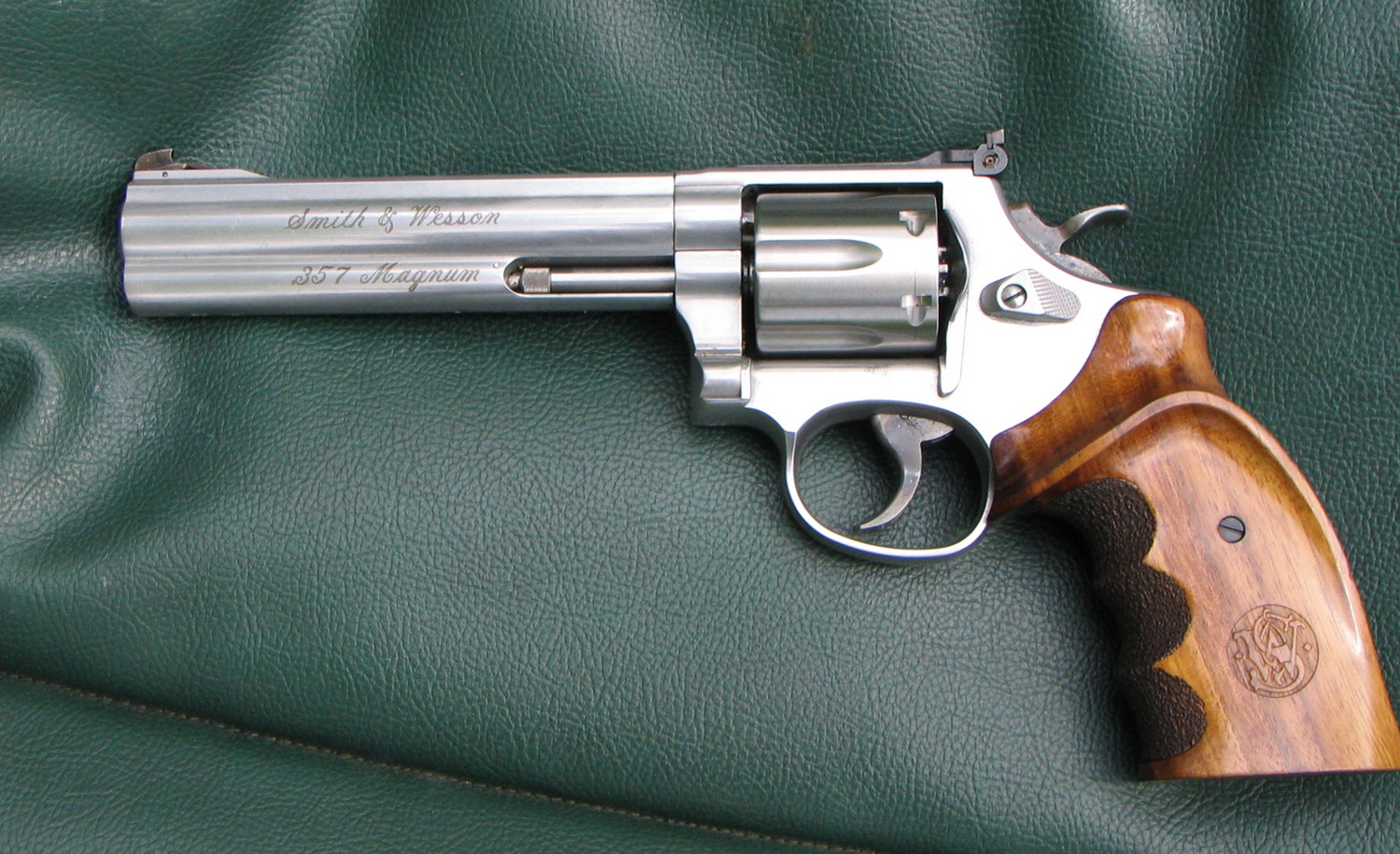 Smith & Wesson 357 Magnum Revolver Pics, Weapons Collection