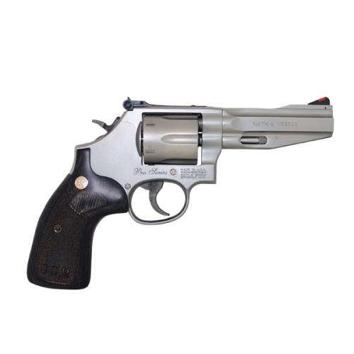 Nice Images Collection: Smith & Wesson 357 Magnum Revolver Desktop Wallpapers