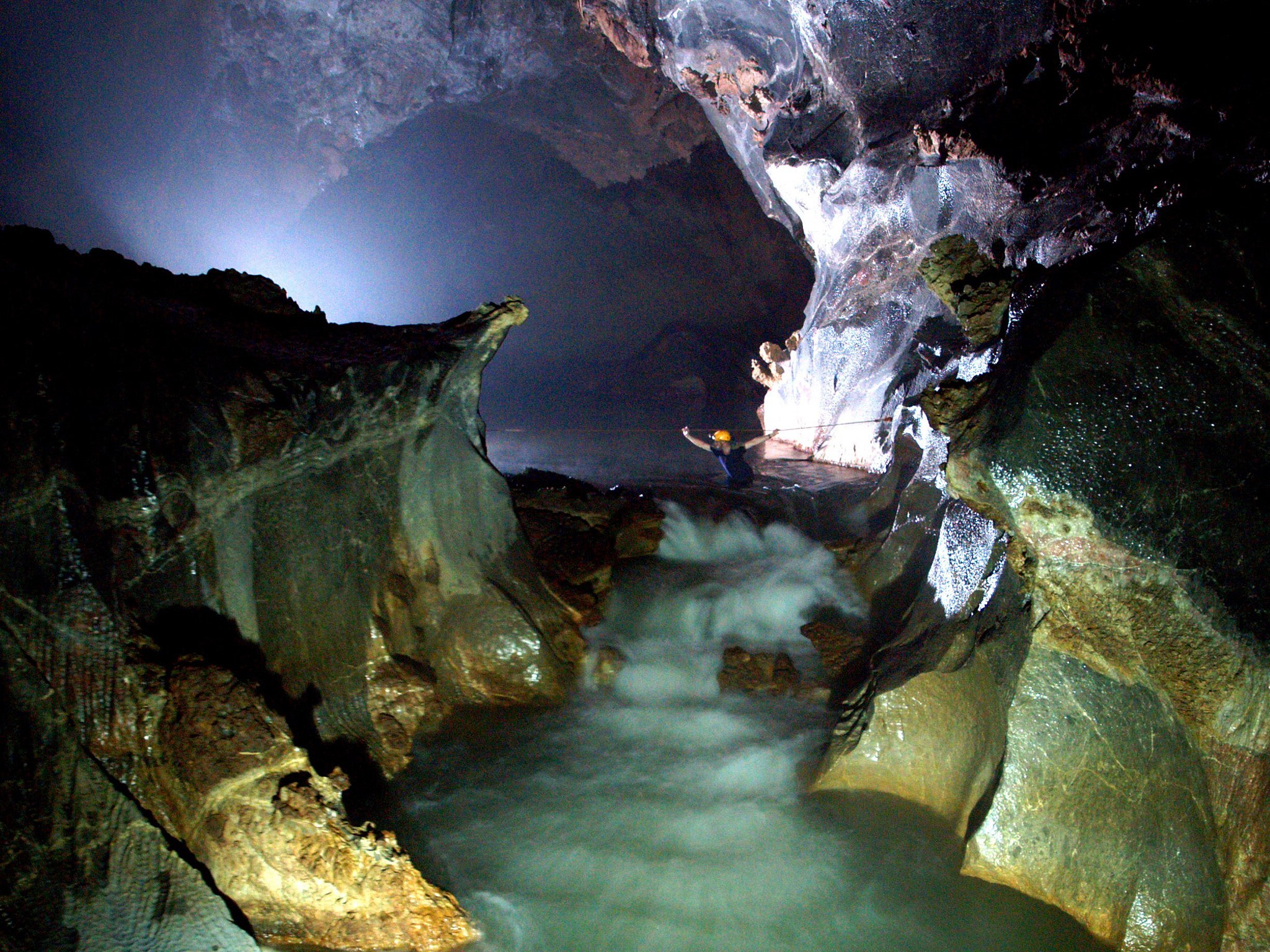 Images of Son Doong Cave | 2048x1536