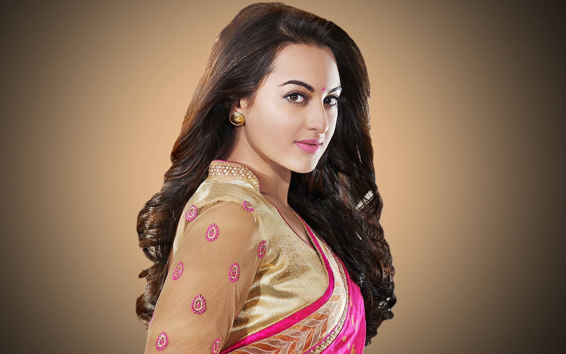Amazing Sonakshi Sinha Pictures & Backgrounds