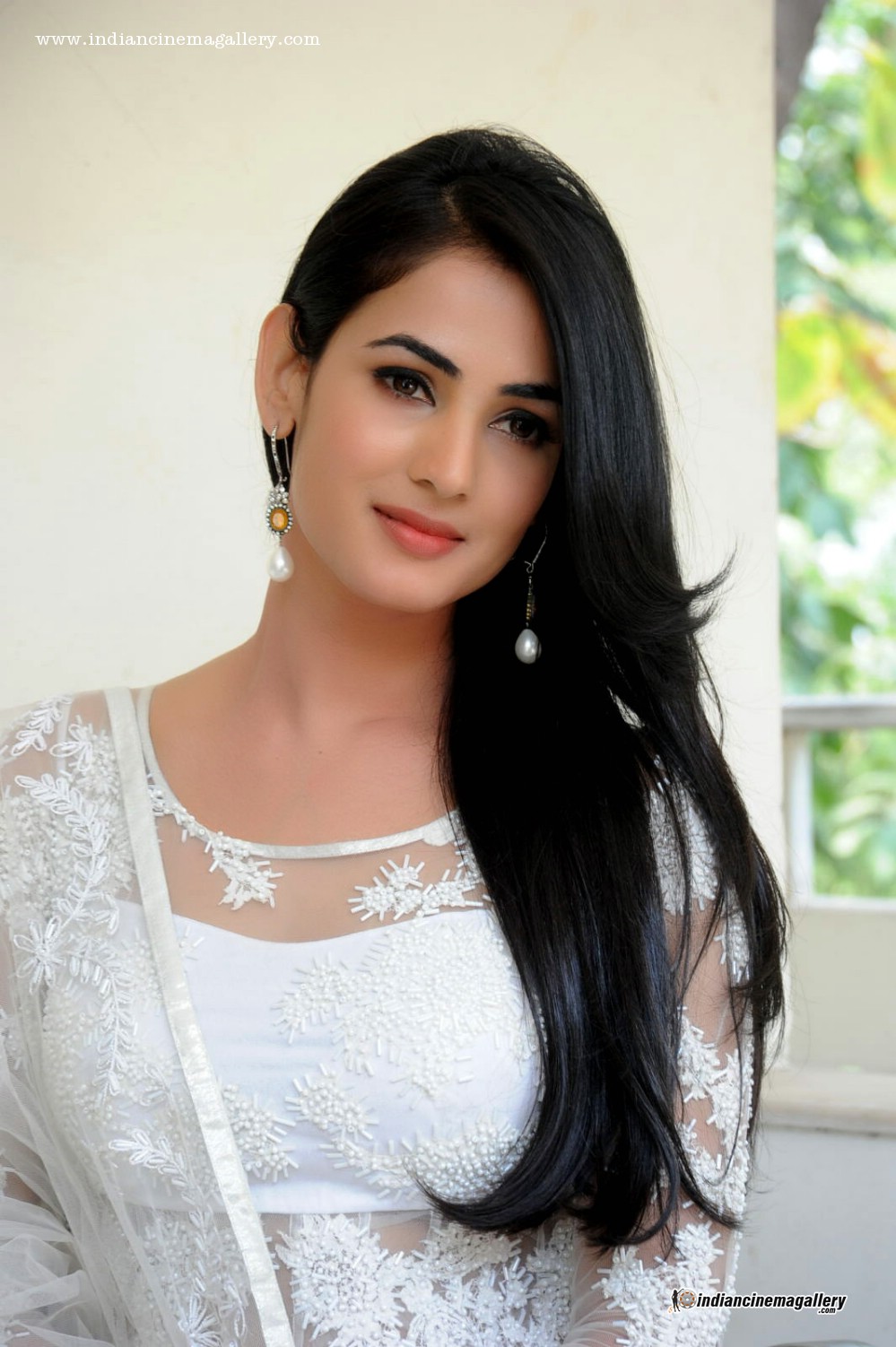 Sonal Chauhan Backgrounds, Compatible - PC, Mobile, Gadgets| 999x1502 px