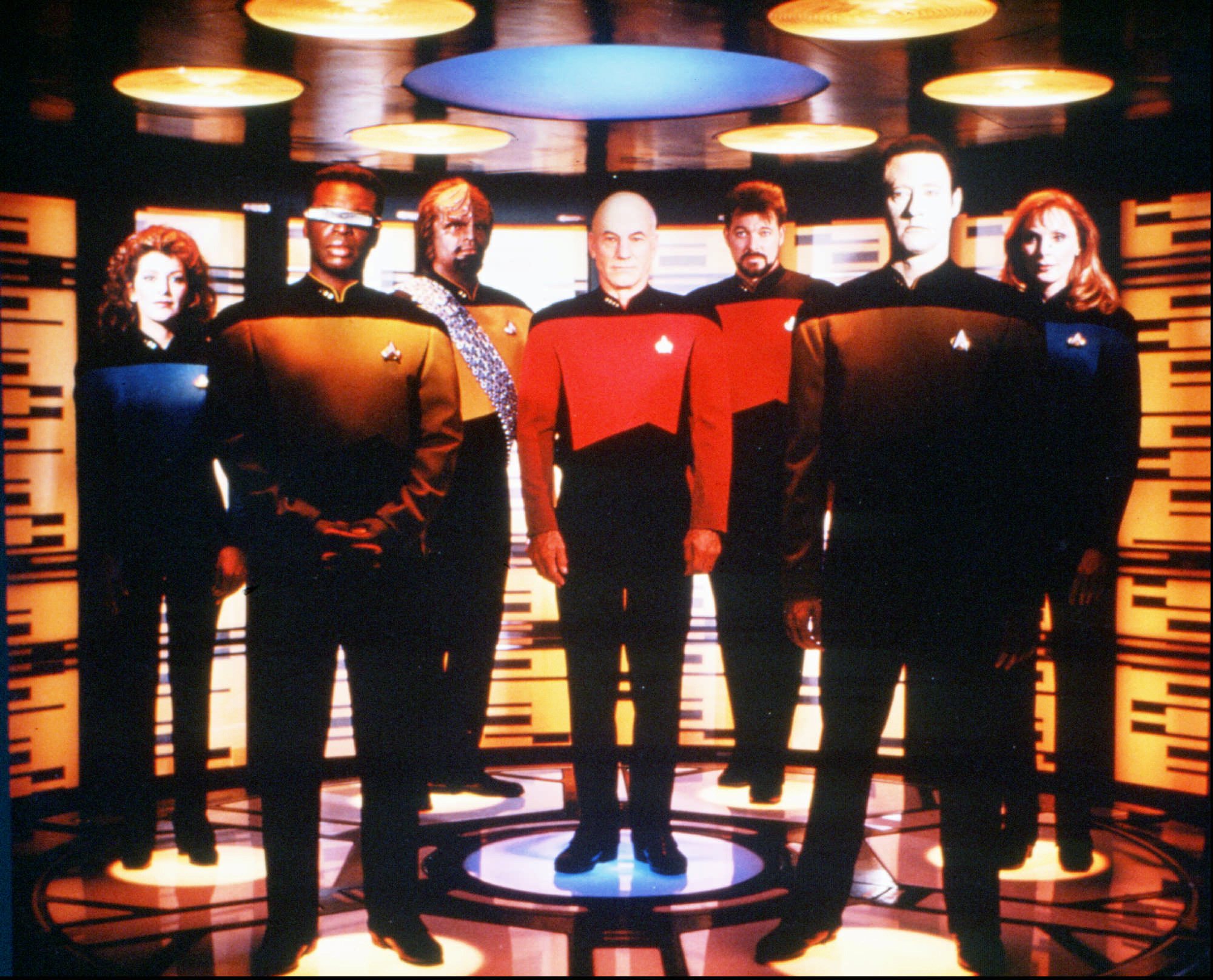 HD Quality Wallpaper | Collection: TV Show, 2000x1616 Star Trek: The Next Generation