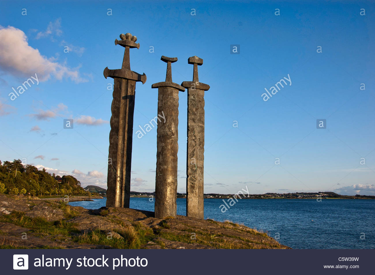 HQ Stavanger Swords Monument Wallpapers | File 152.68Kb