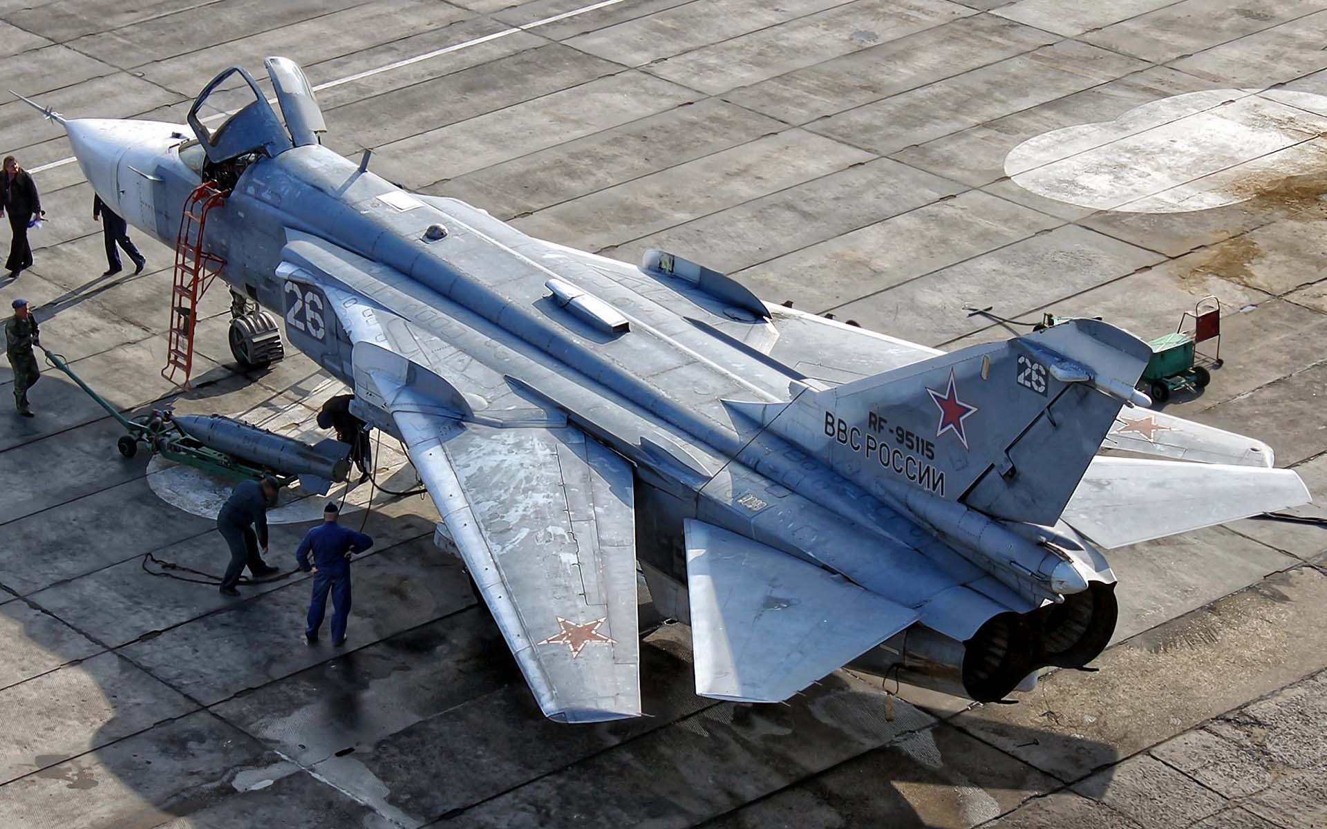 Sukhoi Su-24 #9