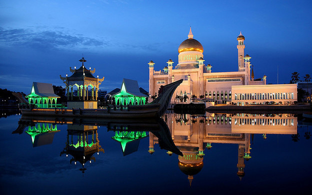 Nice Images Collection: Sultan Omar Ali Saifuddin Mosque Desktop Wallpapers