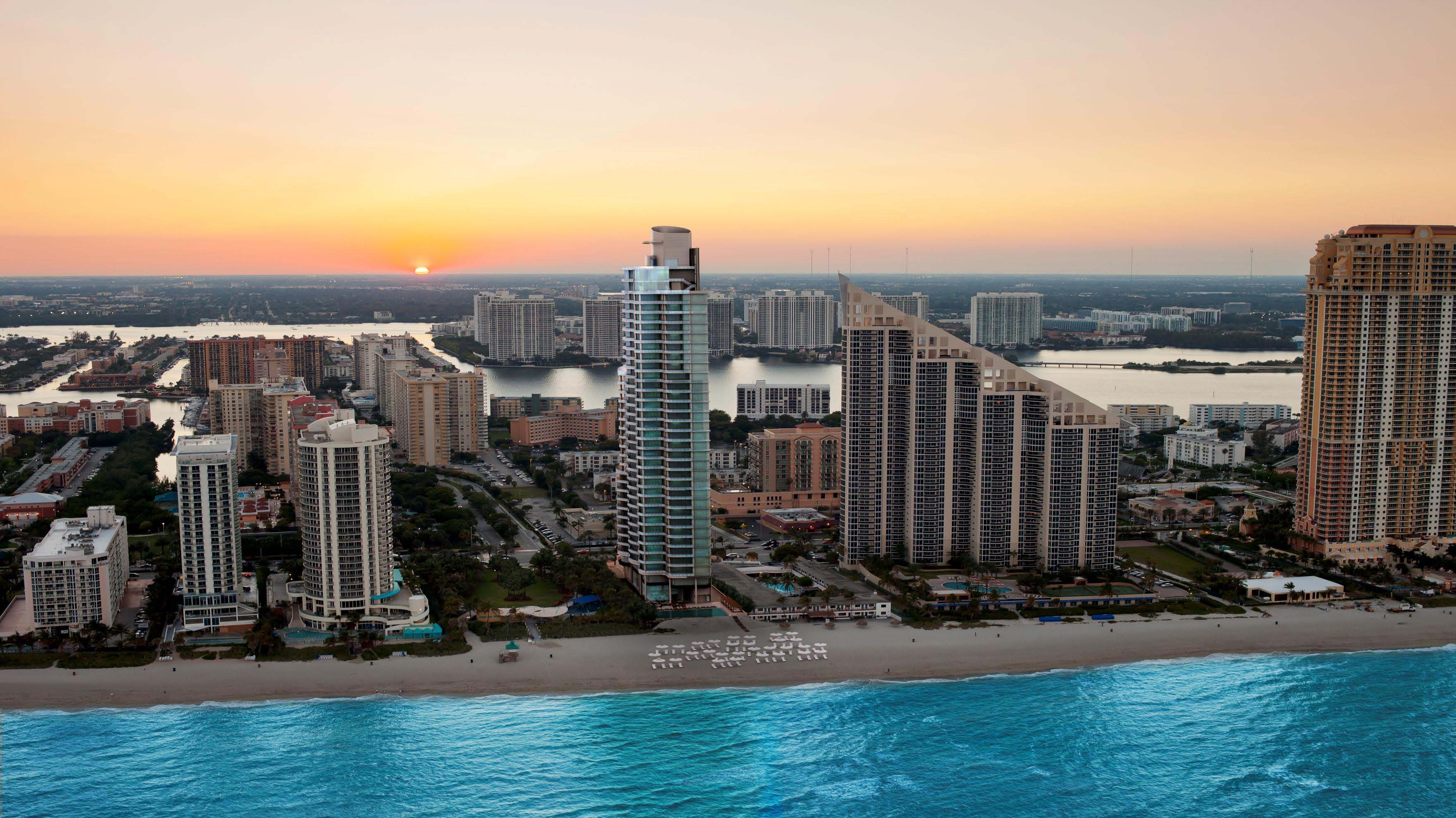 Nice Images Collection: Sunny Isles Beach Desktop Wallpapers