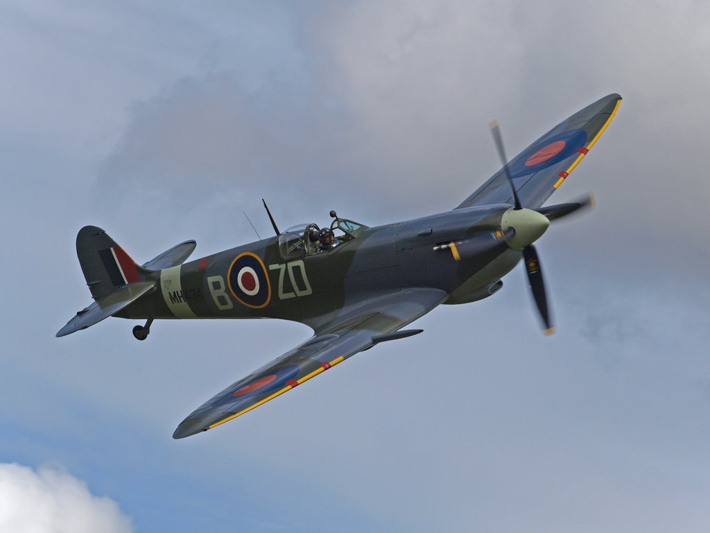 Supermarine Spitfire Pics, Military Collection
