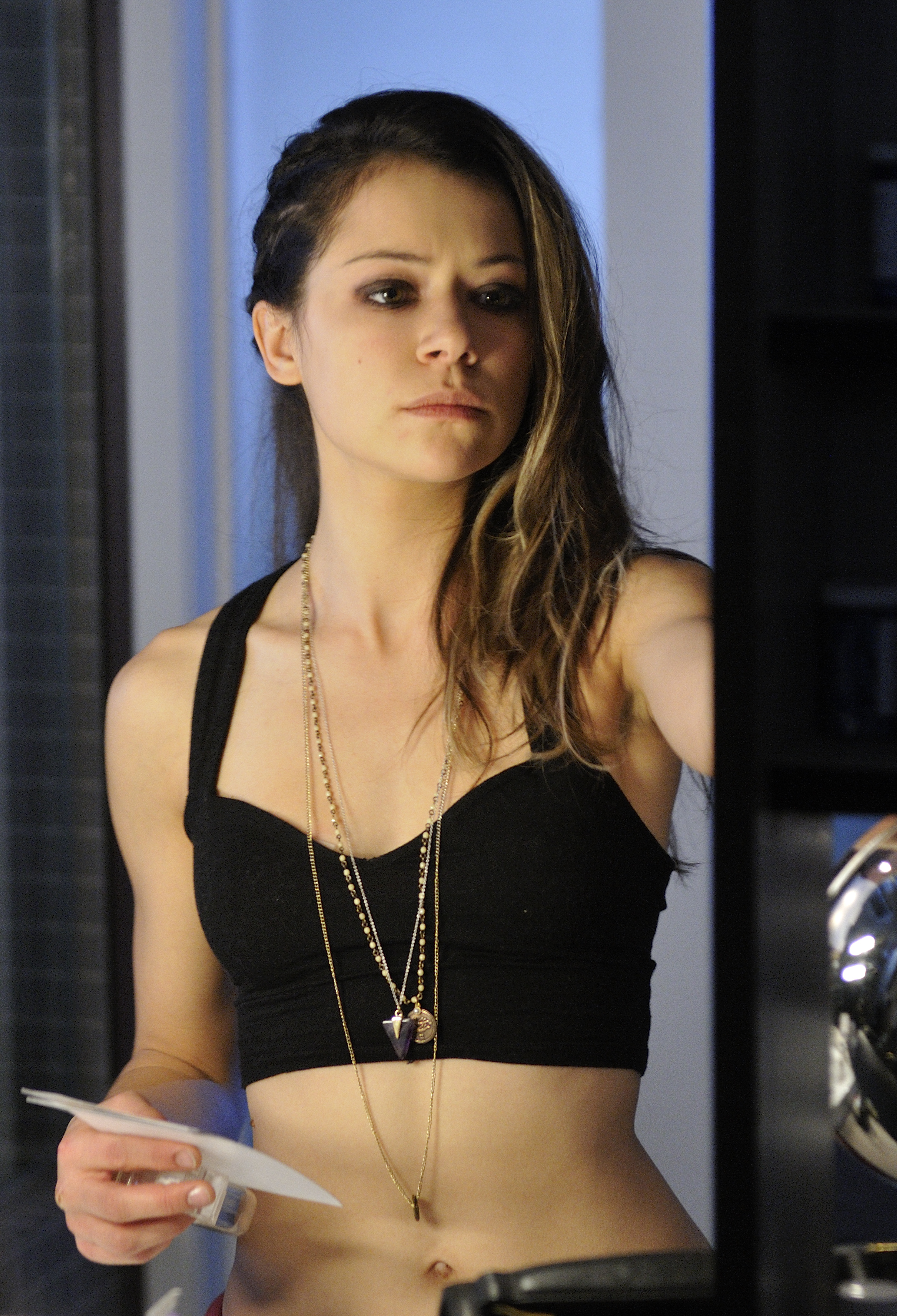 Tatiana Maslany Backgrounds, Compatible - PC, Mobile, Gadgets| 2334x3425 px
