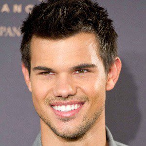 Taylor Lautner High Quality Background on Wallpapers Vista