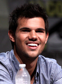 Taylor Lautner High Quality Background on Wallpapers Vista