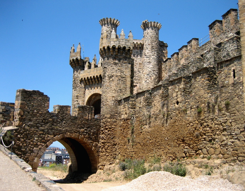 800x626 > Templar Castle Of Ponferrada Wallpapers
