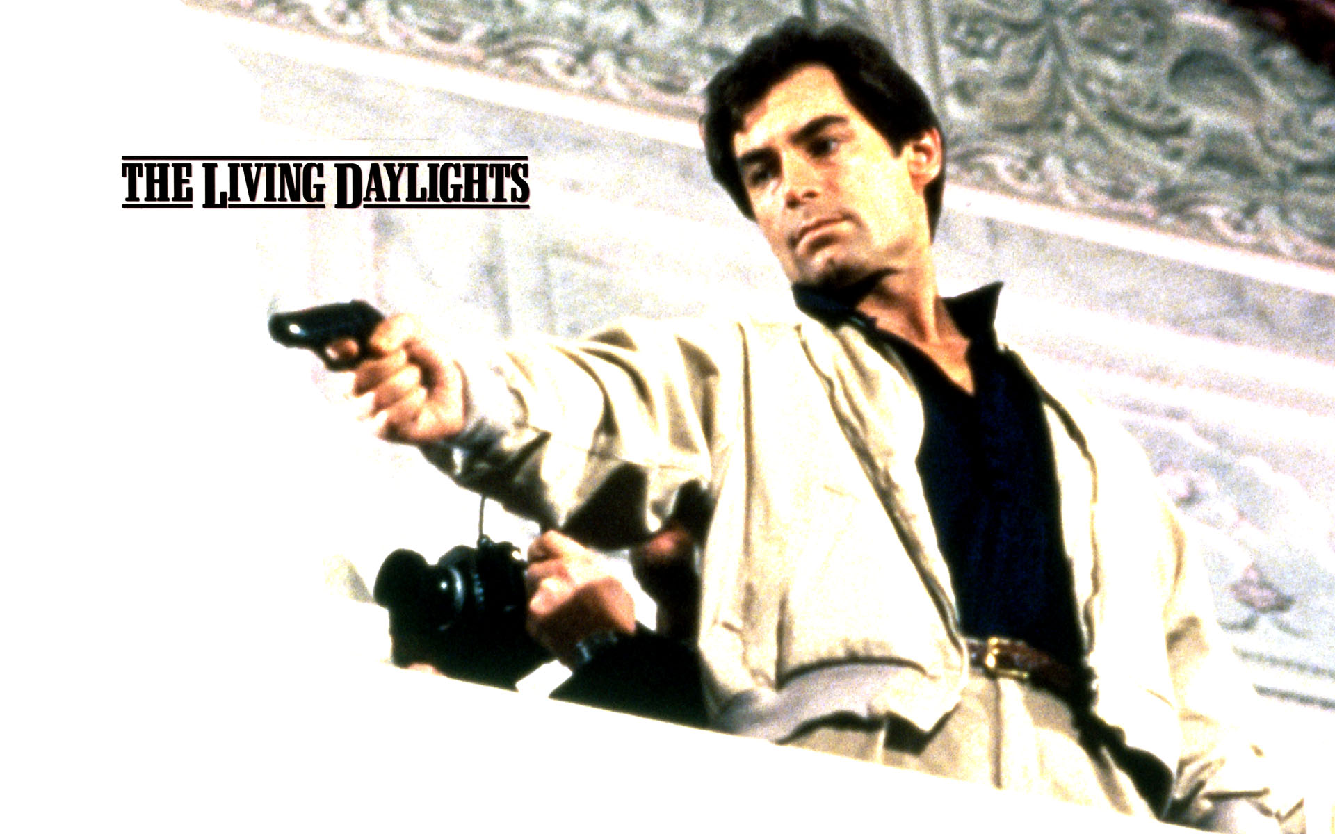 Искры из глаз посыпались. Тимоти Далтон искры из глаз. The Living Daylights фото. ''Искры из глаз (the Living Daylights)'' (1987).
