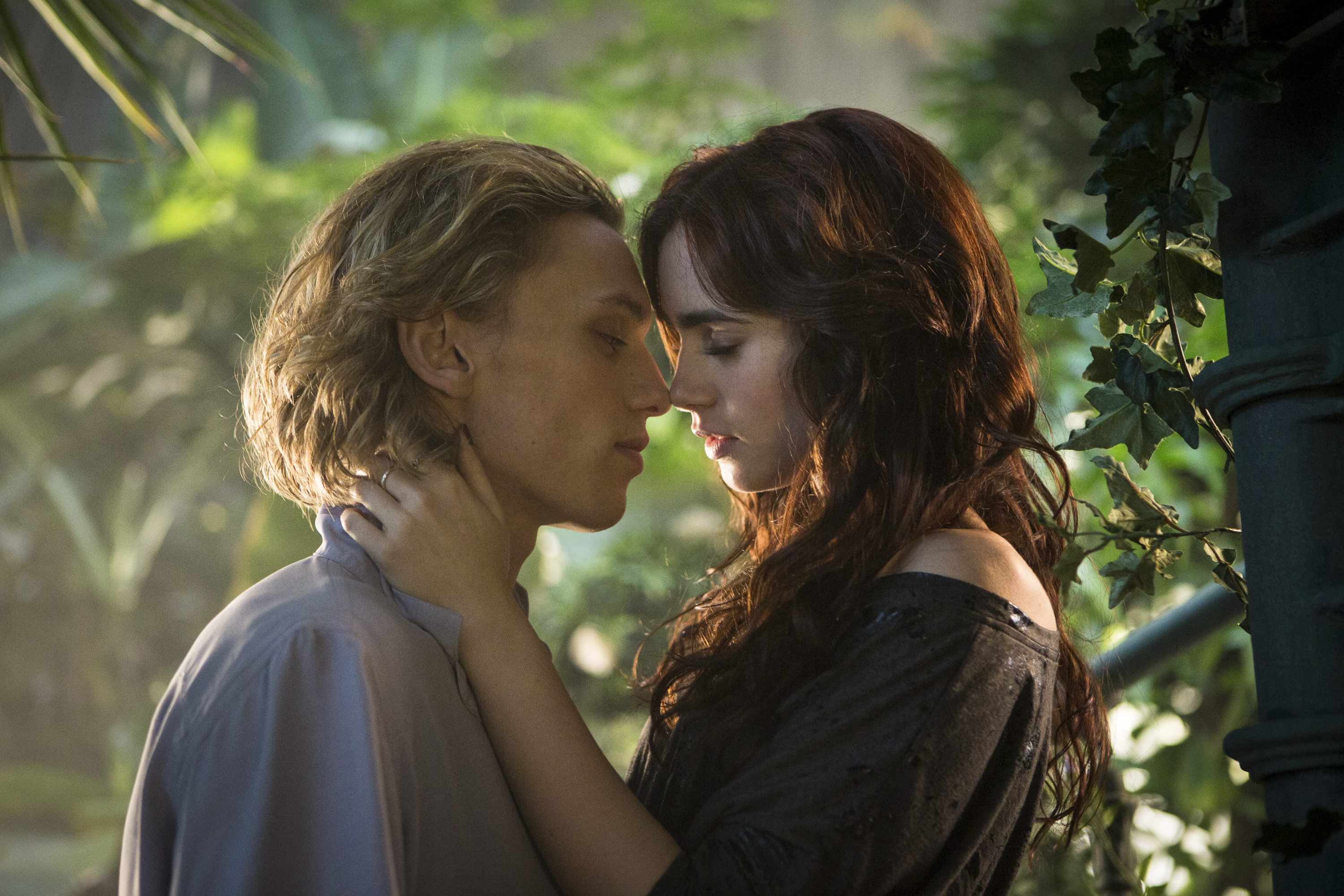 HD Quality Wallpaper | Collection: Movie, 3000x2000 The Mortal Instruments: City Of Bones