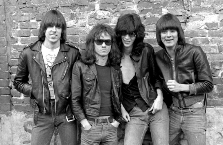 Images of The Ramones | 768x501