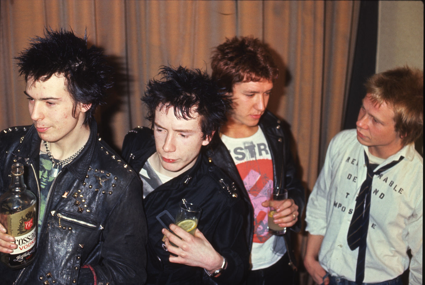 1404x942 > The Sex Pistols Wallpapers