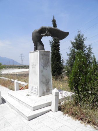 Thermopylae Monument High Quality Background on Wallpapers Vista