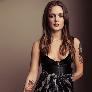 Amazing Tove Lo Pictures & Backgrounds