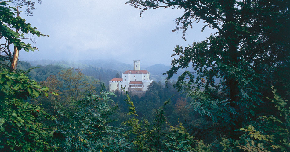 Amazing Trakošćan Castle Pictures & Backgrounds