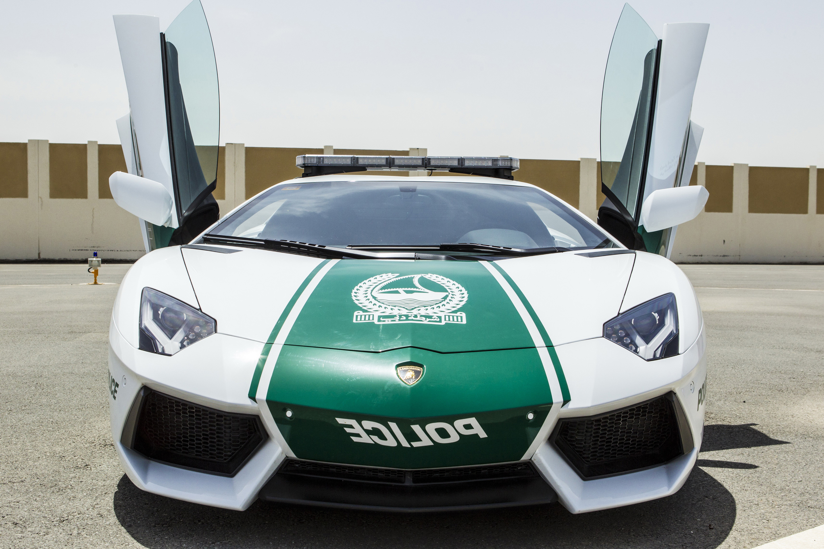High Resolution Wallpaper | Uae Dubai Police Lamborghini 3427x2285 px